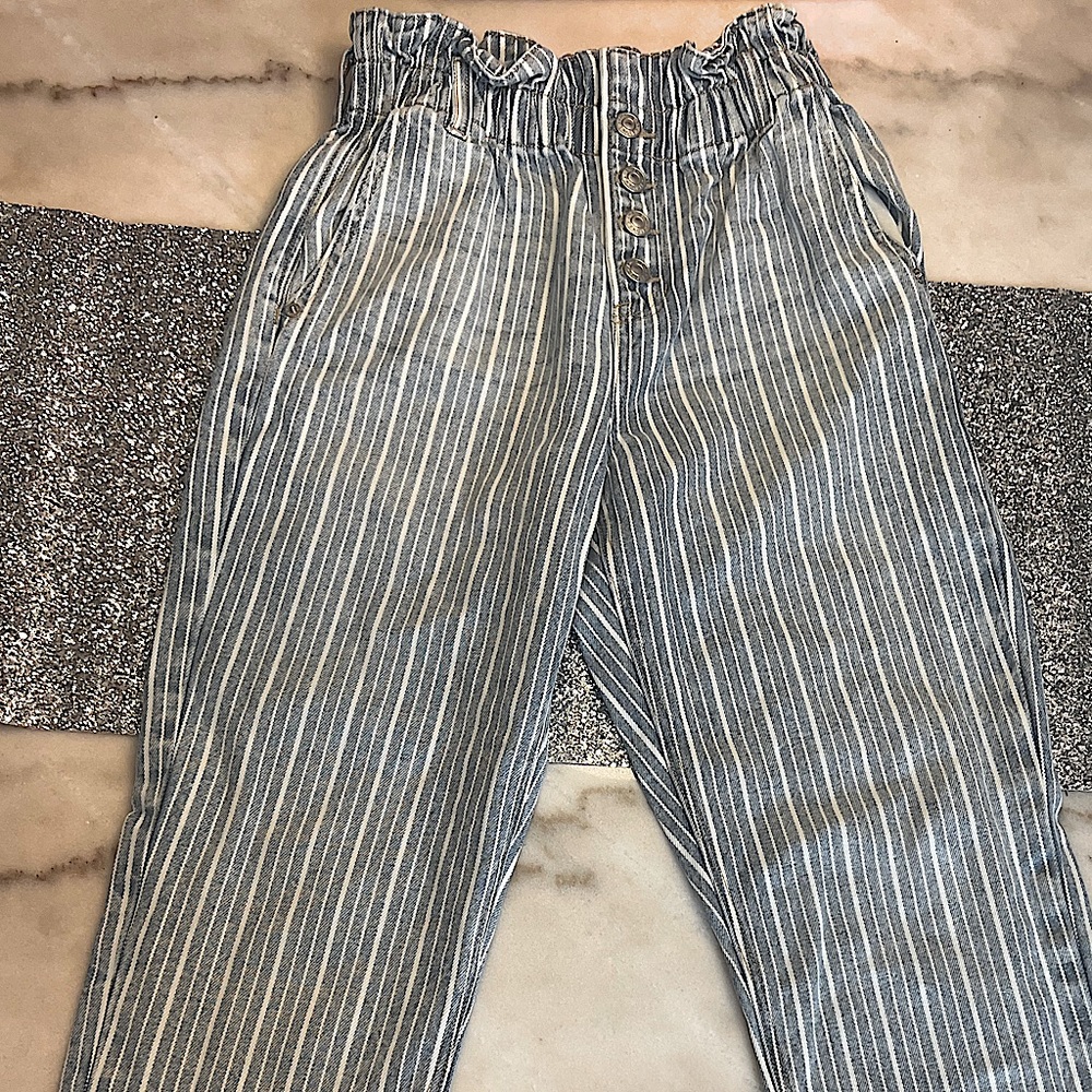 American Eagle Striped Pants